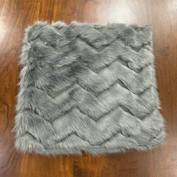 Williams Sonoma Home Faux Fur Chevron Pillow Cover 18x18 - Picture 2 of 7